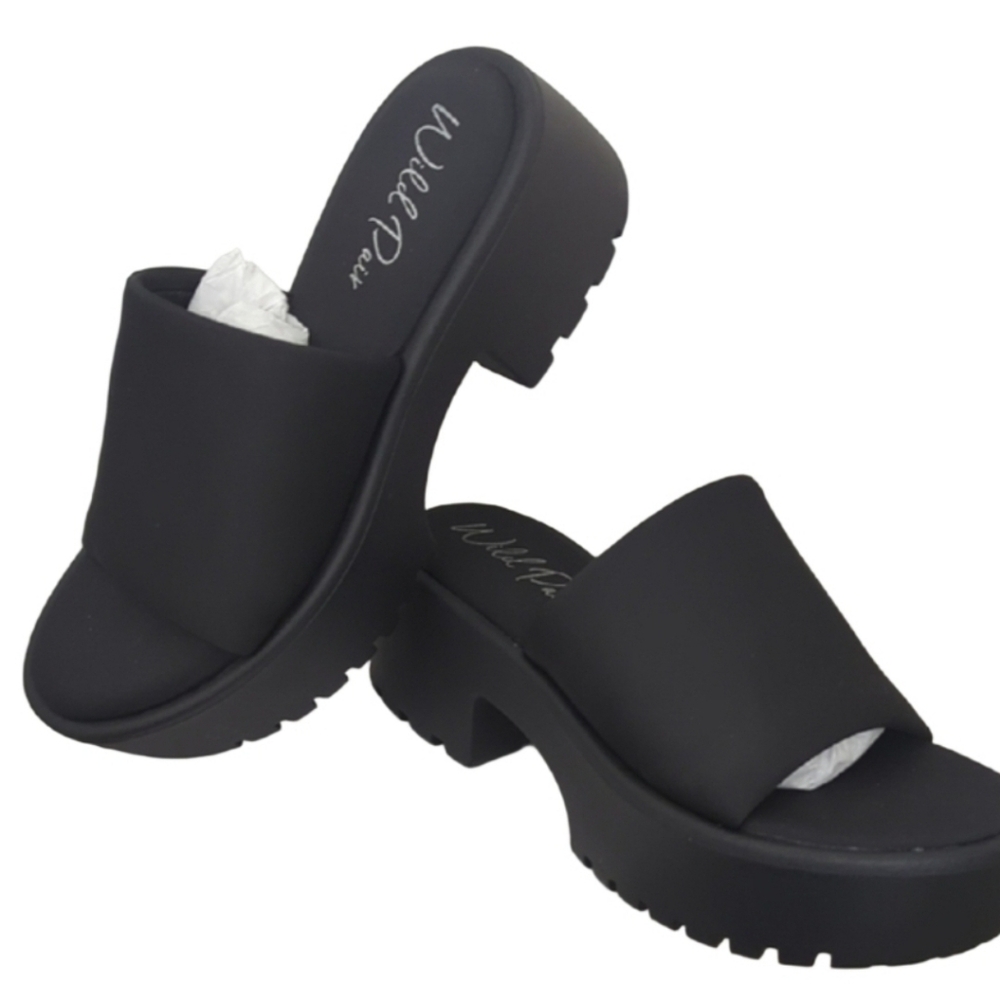 Wild Pair Black Women's Slide Sandals